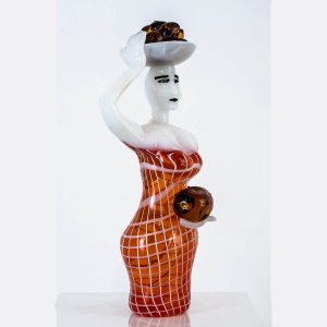 Elvira Bach - Keramik Frau mit Erdbeere, klein